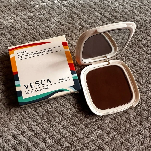 NEW Vesca Kissed By Soft Matte Bronzing Powder shade Maldives - Picture 2 of 4